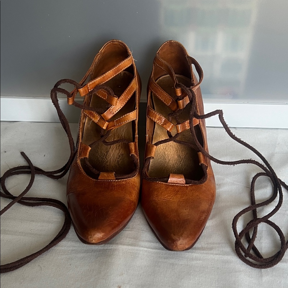 Bed Stu Turalyon women's brown leather lace-up pumps size 8